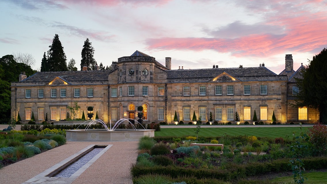 Elegant Retreats – A Guide to Luxury Stays in Traditional Manors